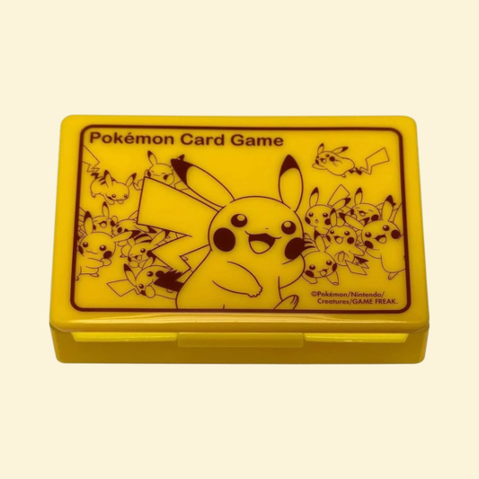 Estuche de Dados y Contadores de Daño Pikachu